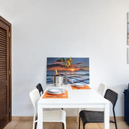 Home2Book Sea Front El Medano אל מדאנו