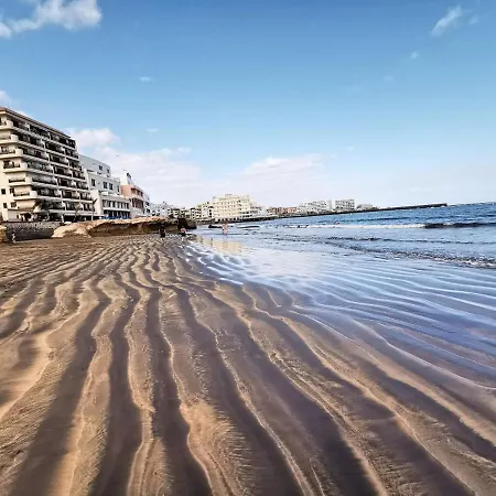 Home2Book Sea Front El Medano דירה
