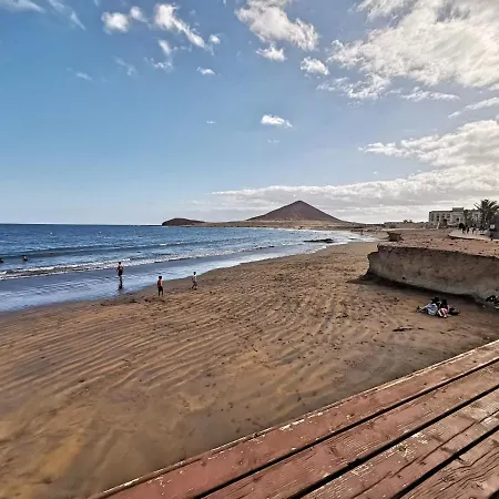Home2Book Sea Front El Medano דירה